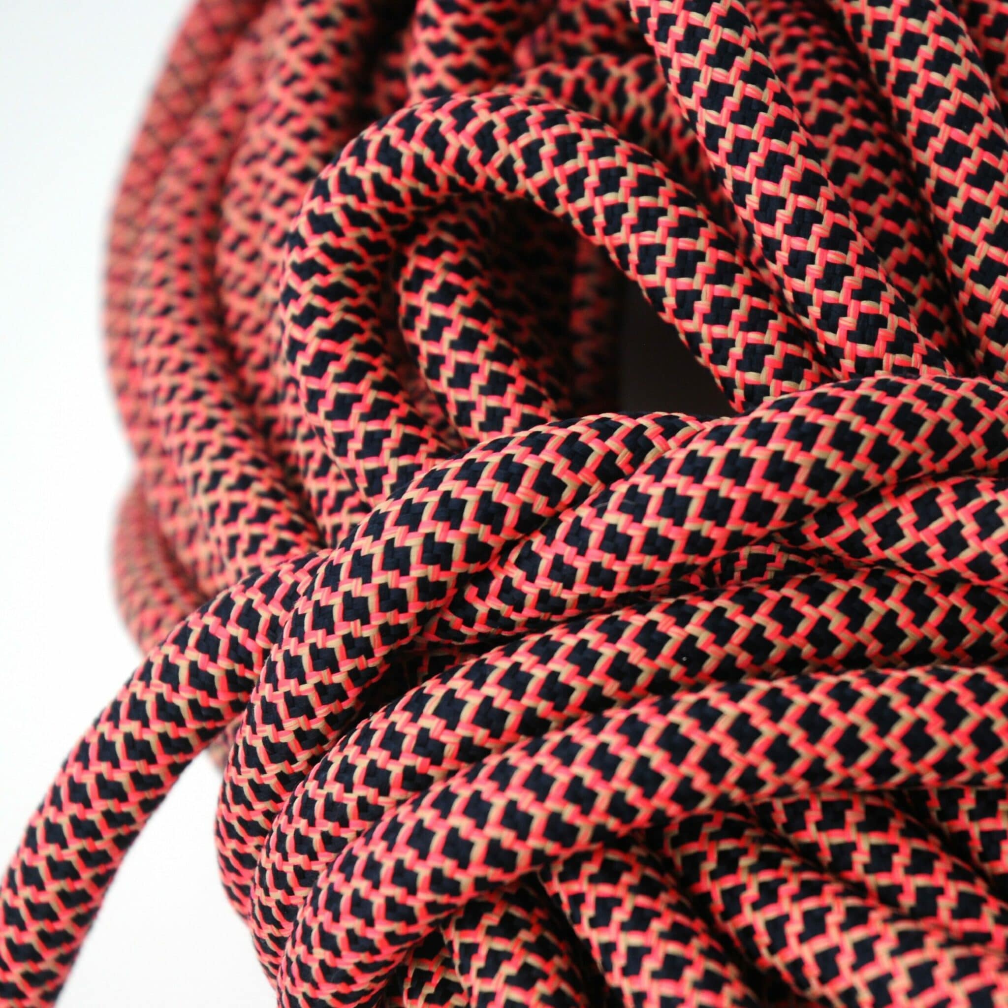 corde pour tabouret bas design rose et noir