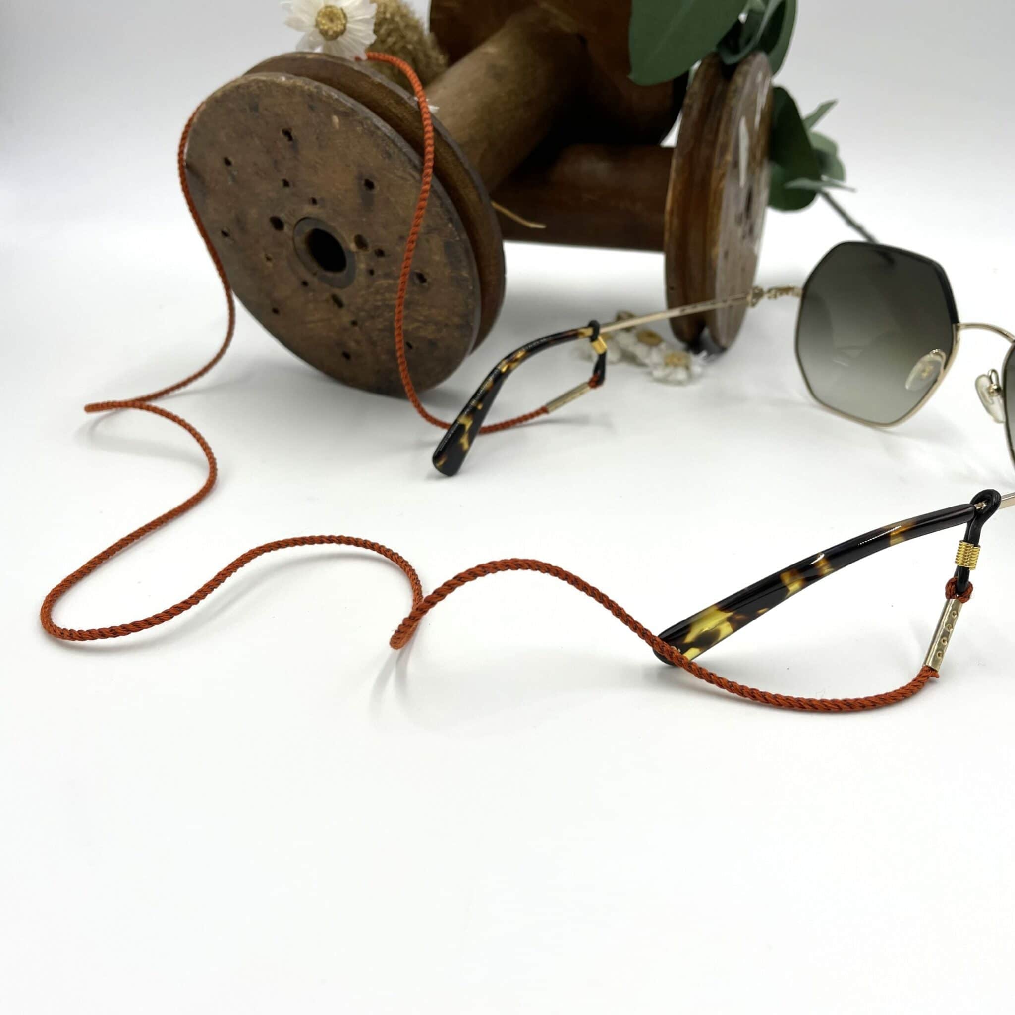 cordon pour lunette fantaisies et originaux de couleur terre cuite