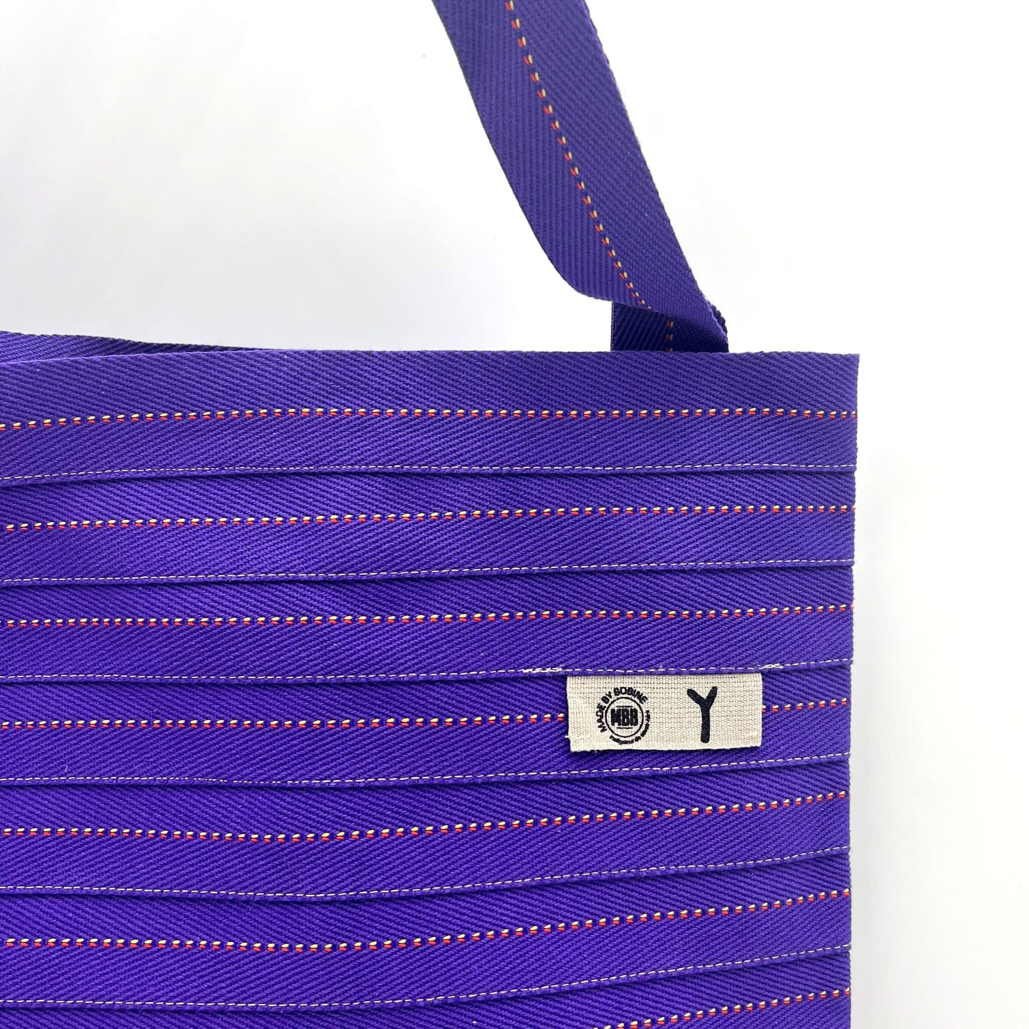 Sac violet modèle Charlène designé par Amaury Poudray