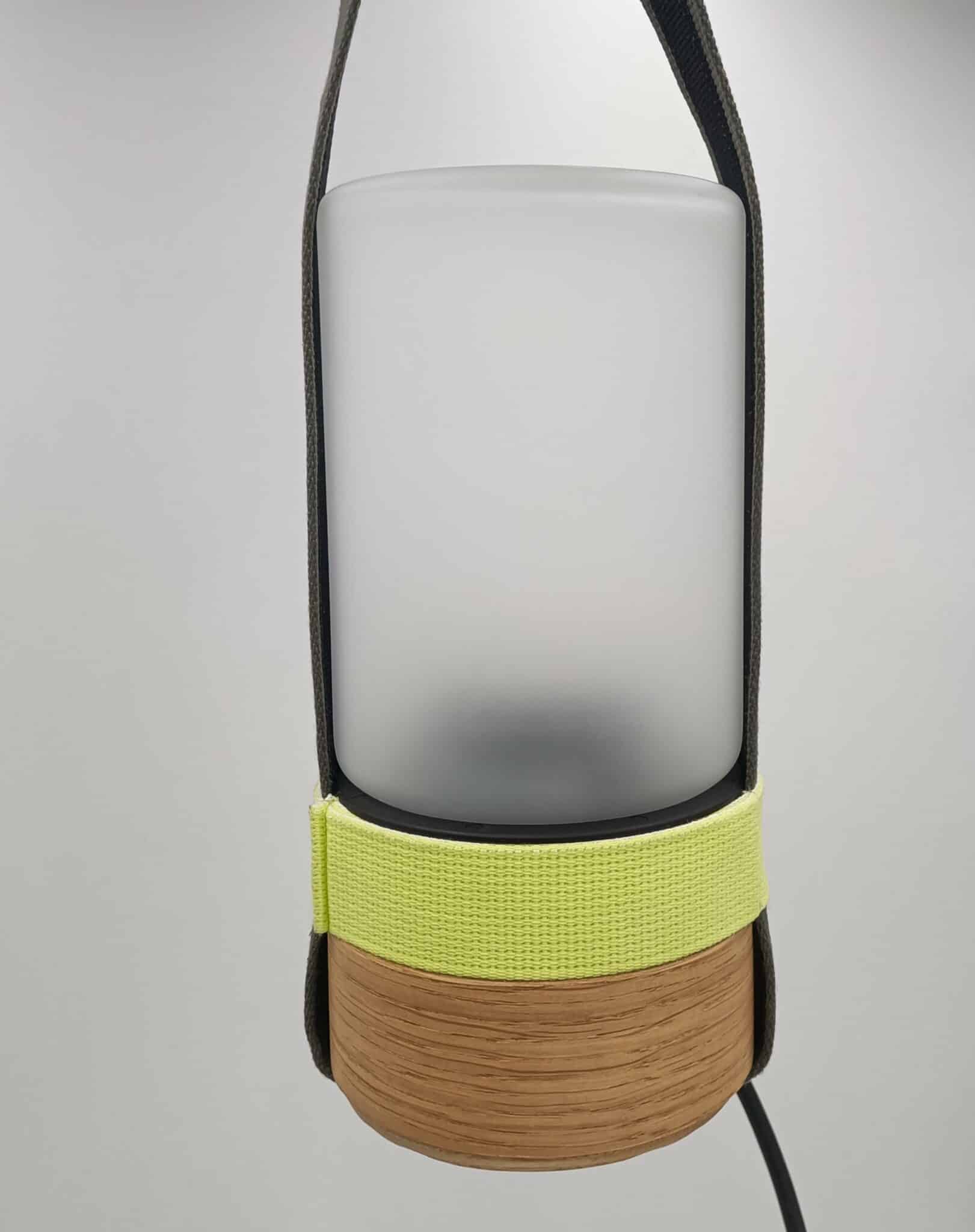 Lampe intérieure et extérieure avec sangles amovibles grises et jaunes par Made by bobine