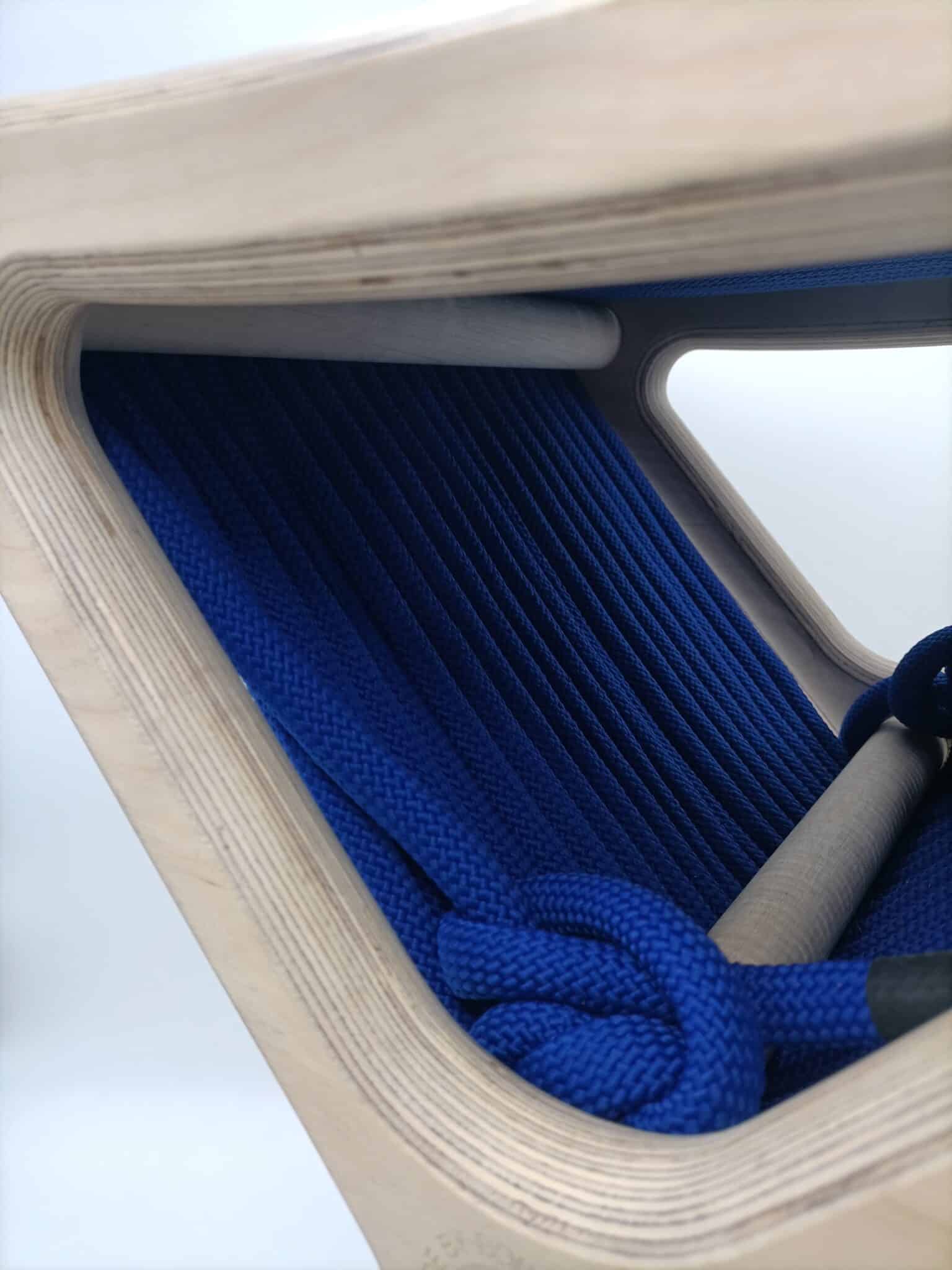 Tabouret Tabcord by MBB désigné par Sophie Dalla Rosa avec corde bleu royal en polyester recyclé