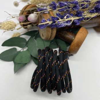 lacets ronds mbb noir avec touche de couleurs orange et violet pour femme